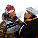 Prinsesse Astrid, fru Ferner gratulerer Marit Bjørgen på Kongetribunen etter Bjørgens seier på 10 km klassisk (Foto: Lise Åserud / Scanpix)